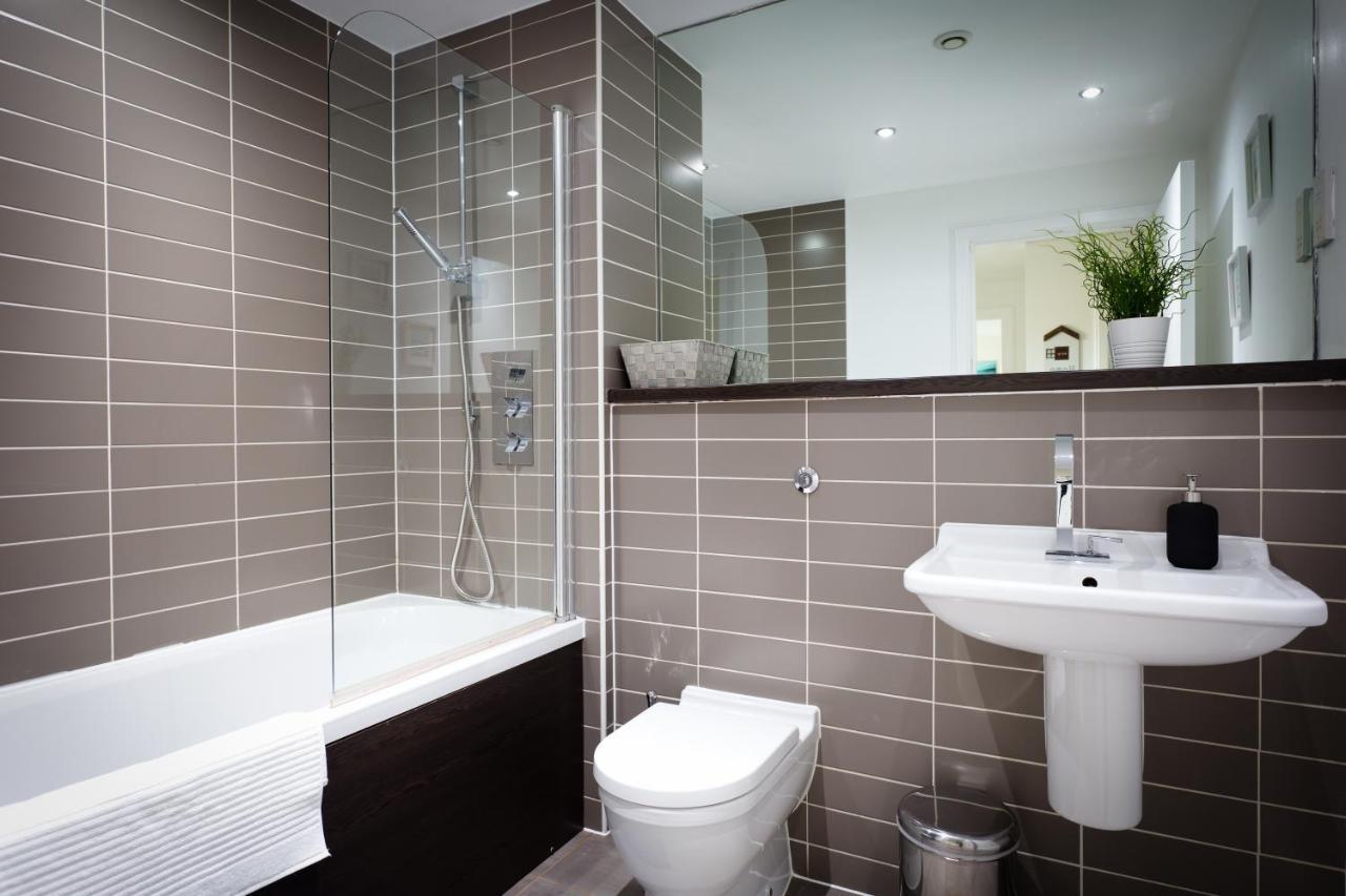 Absolute Stays On Essex - Chinatown - Hippodrome - Alexandra Theatre - Bull Ring - The Rep - B'Ham Intl Airport - Free Wifi - Free Parking - Contractors - Corporates Birmingam Exterior foto